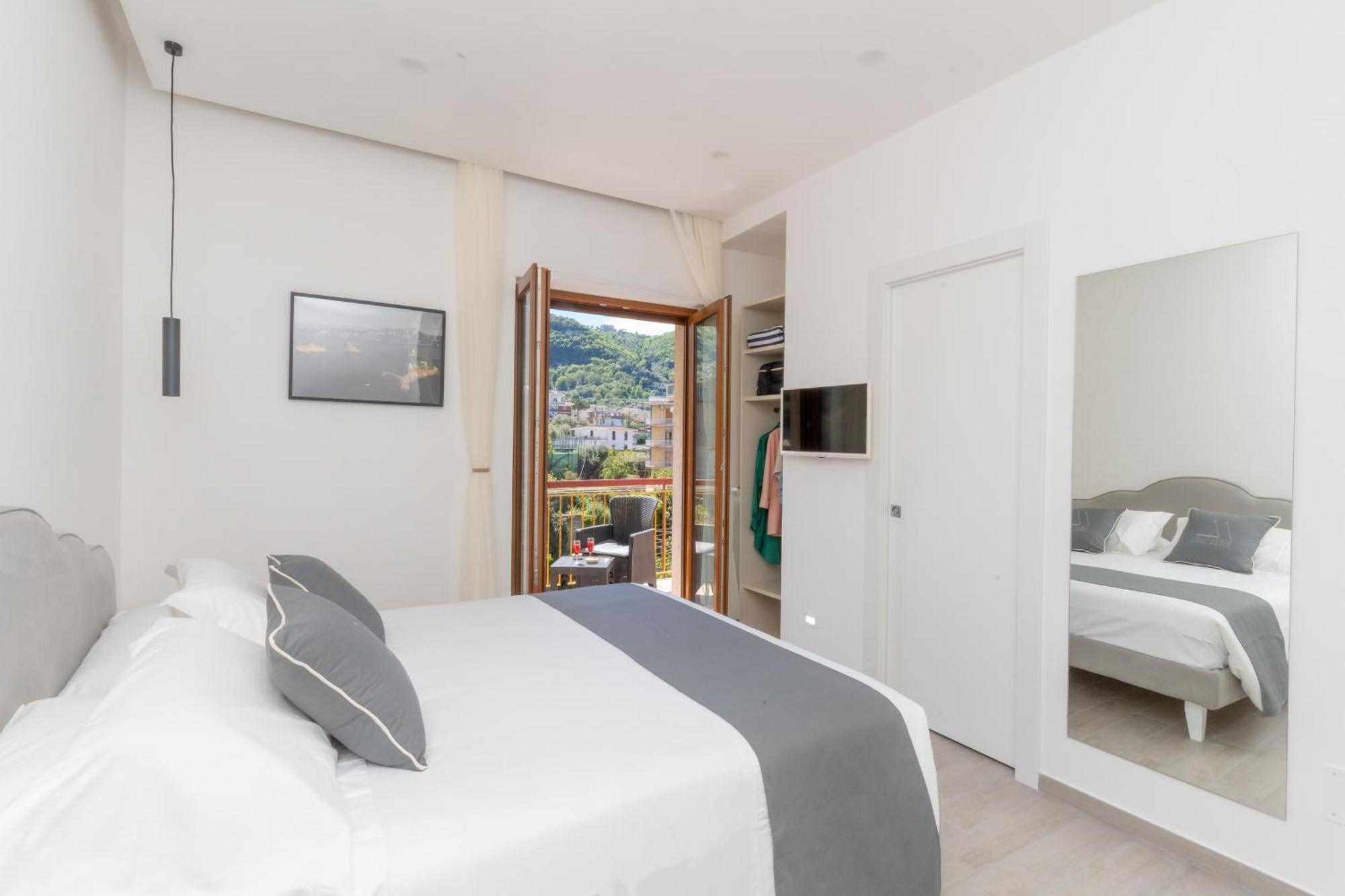 Mifra Suites Сорренто Екстер'єр фото