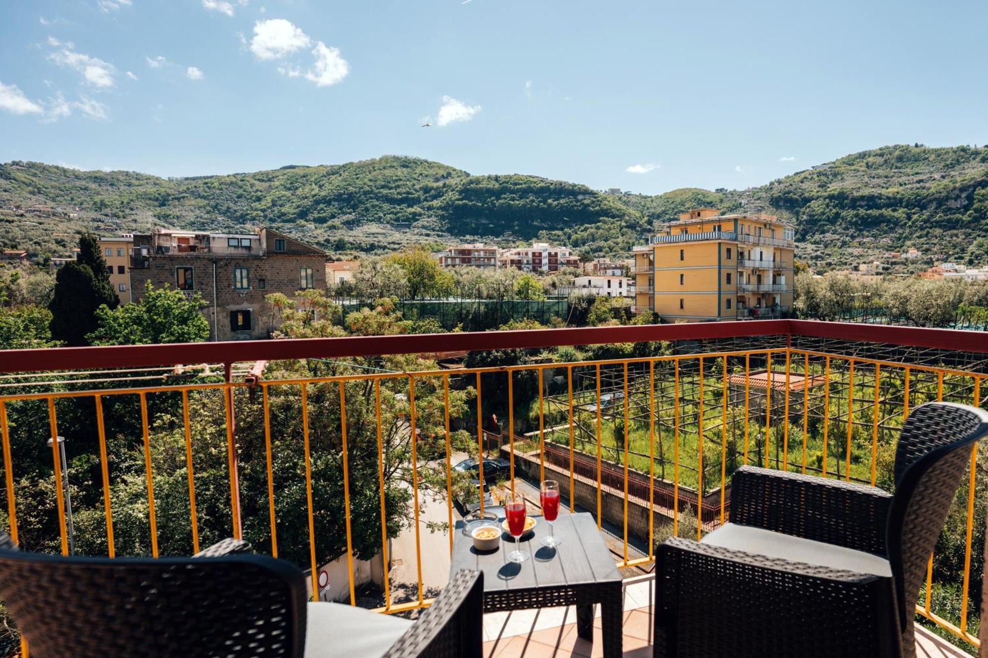 Mifra Suites Сорренто Екстер'єр фото