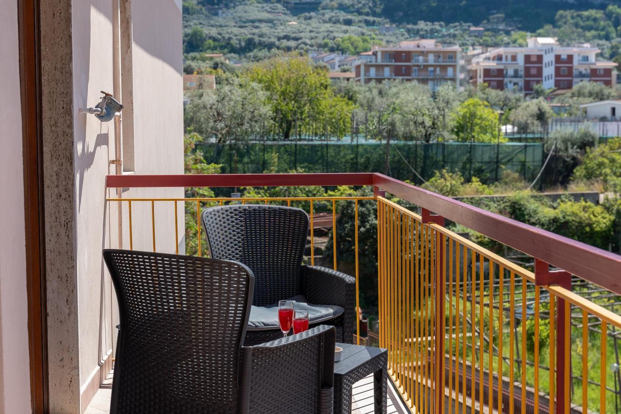 Mifra Suites Сорренто Екстер'єр фото